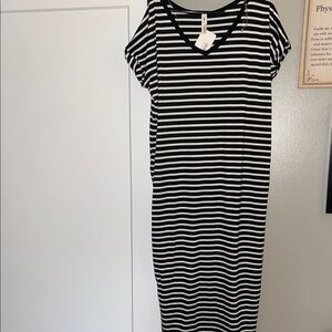 Vanilla Bay Striped Maxi Dress black- large